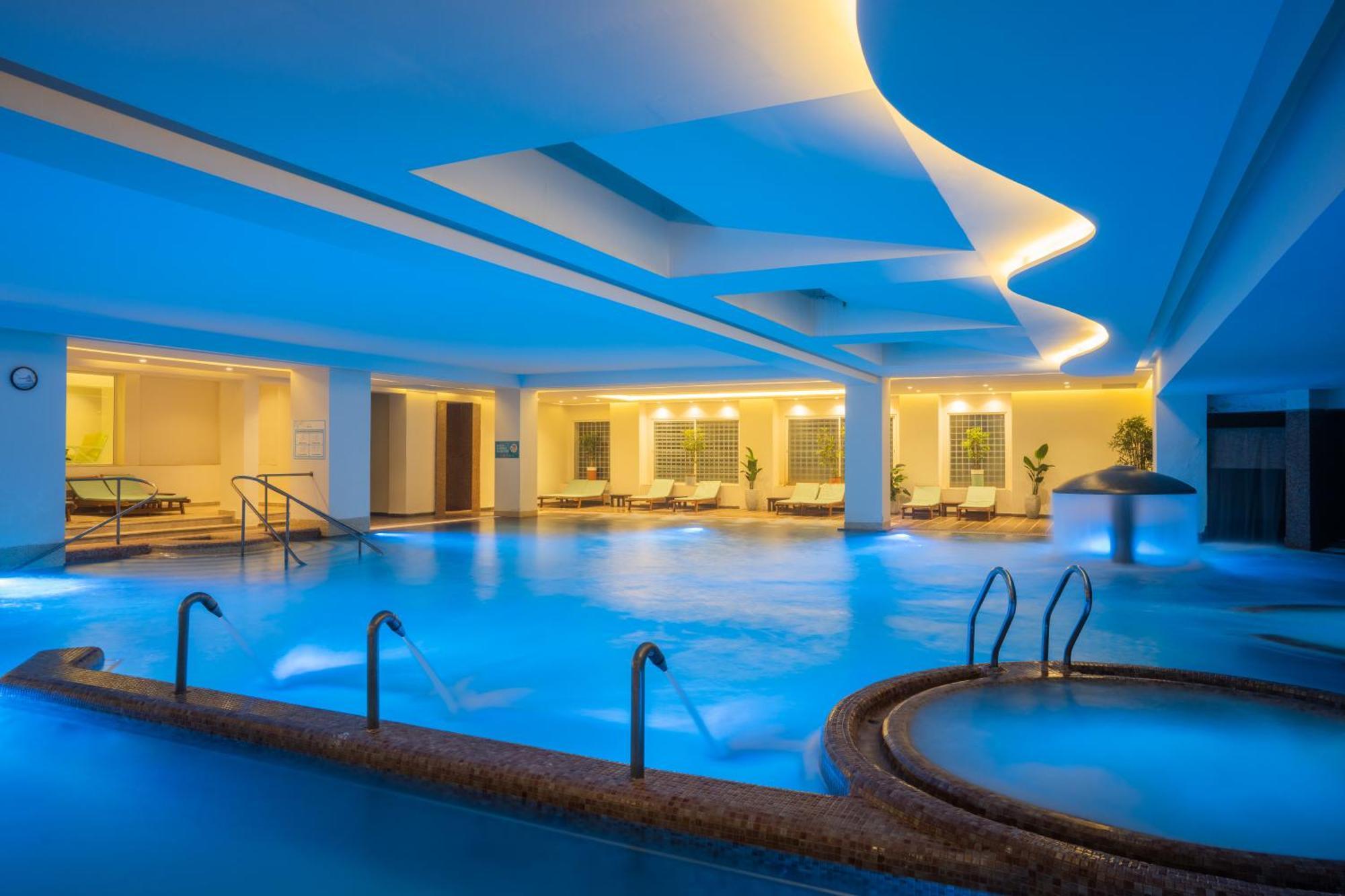 Royal Azur Thalassa ฮัมมาเม็ต ภายนอก รูปภาพ The swimming pool at the hotel